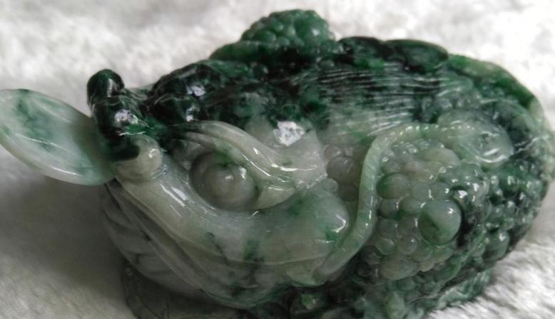 翡翠|吃药或许是因为你生病了,可是在翡翠行业中,意思却大不相同!