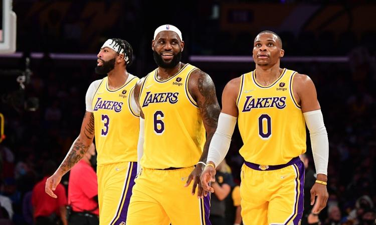 斯蒂芬·庫里|21投5中，獨砍21+10+10！庫里真不講理，帶隊完成末節(jié)大逆轉