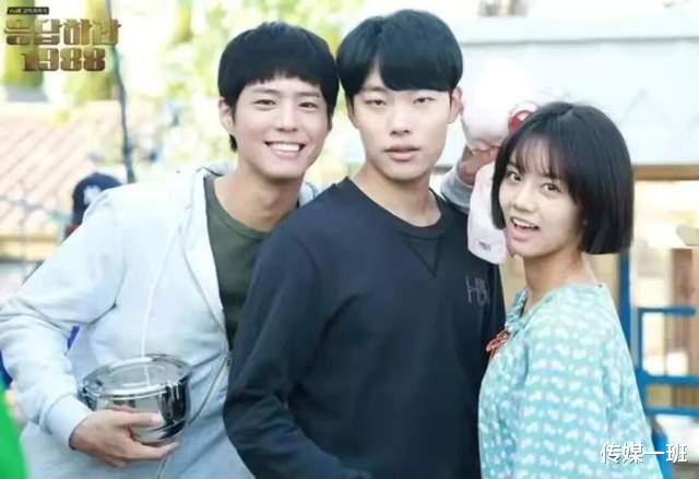 李惠利|李惠利柳俊烈又曝甜蜜约会照，餐厅深情对视，恋爱4年多感情依旧