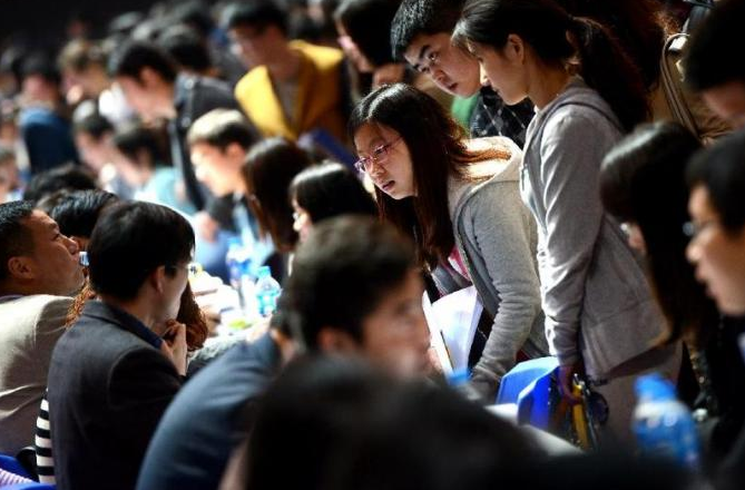 求职|两大行业“招工窘迫”，月薪过万无人问津，90后毕业生去哪里了