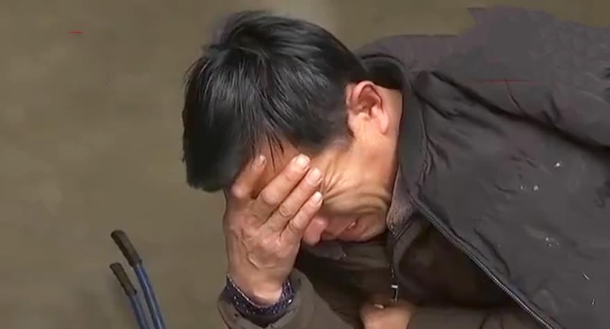 巨婴啃老无下线!啃完父亲200万积蓄,事后嫌少大打出手