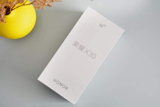 移動電源|1499元起步，榮耀X30真機上手，不吹不黑三個優點一個缺點