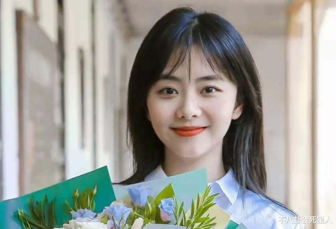 王艳|谁说鼻子高才出美人?这10位小鼻子、塌鼻子女星,个个精致可爱