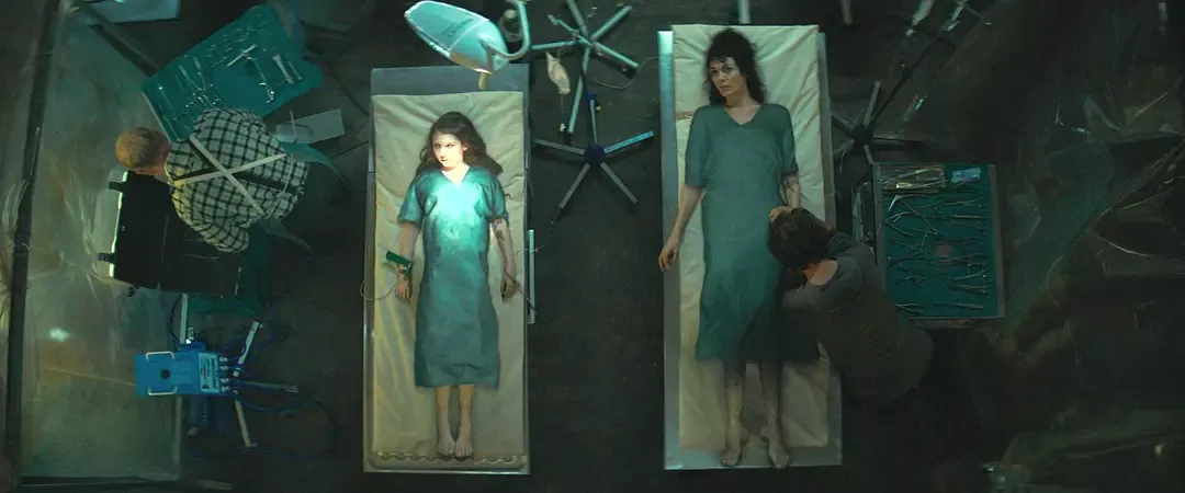 菲尼克斯|苦等5年，这部全程高能的R级片终于来了！