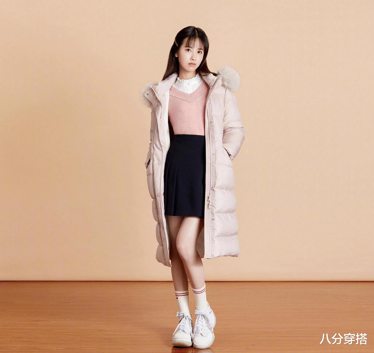 八分穿搭 陈都灵又美出天际了,一袭绿色一字肩礼服尽显优雅,美得不可方物