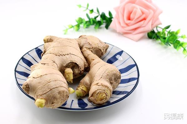 发芽的大蒜、土豆有没有毒?是趁早扔掉还是继续吃?