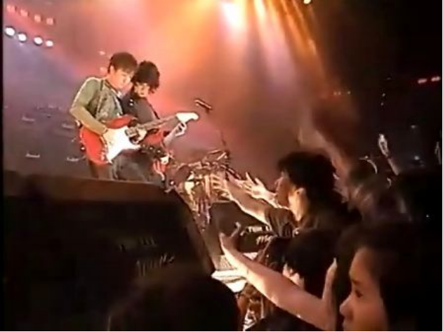 黄家驹|27年前，他拽着黄家驹从高台坠落，黄家驹遗憾去世, 他却风光至今