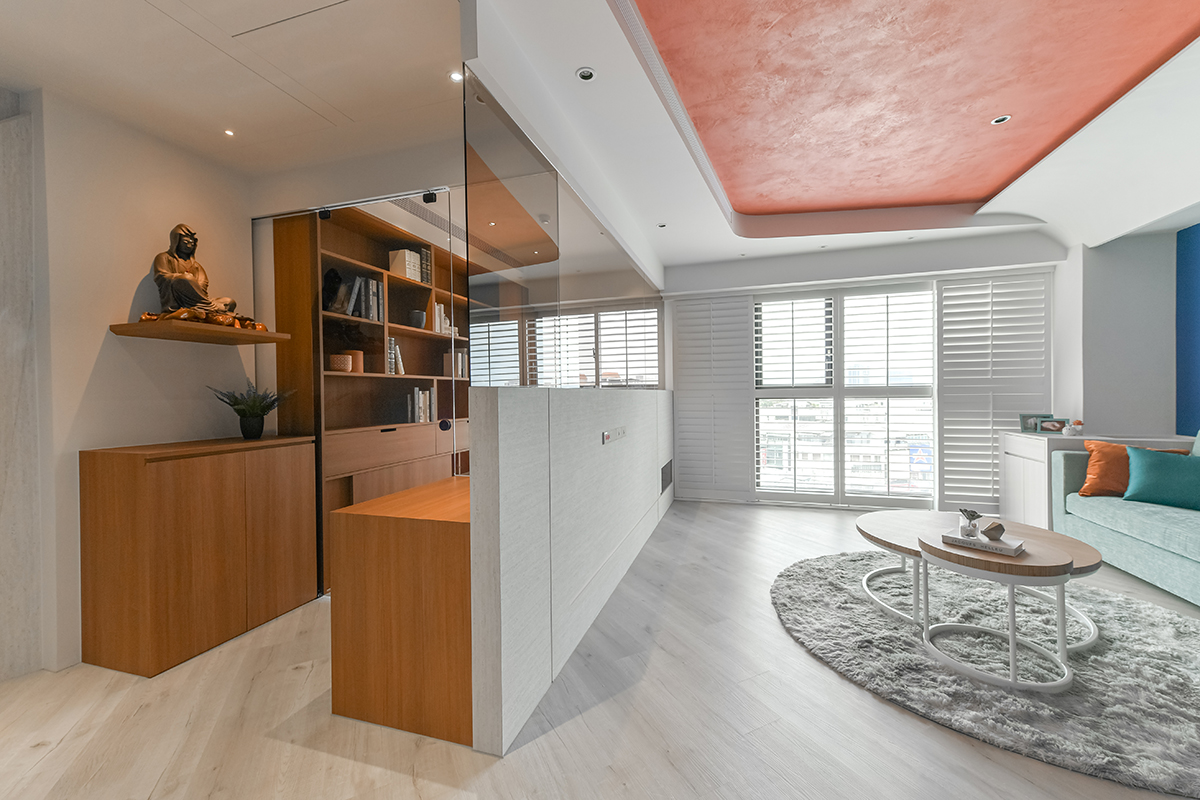 小美涵Emily|富足橘、永恒蓝……如何让截然不同的色系平衡搭配?