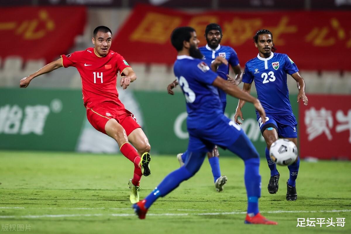 李铁|李铁收获意外之喜！国足二队比一队踢得好，张稀哲或彻底失宠