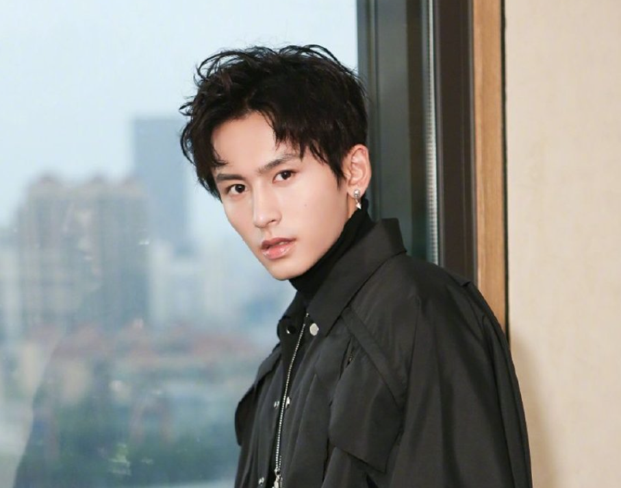 罗焕伍|吴亦凡被曝在医院治疗皮肤病?这些明星自作自受,没一个值得同情