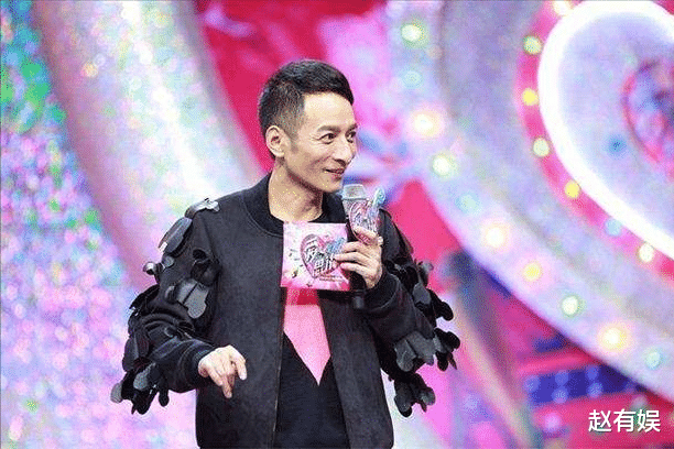 央视|《快本》停播30多天后，有人悠闲享受生活，而他再度登上央视