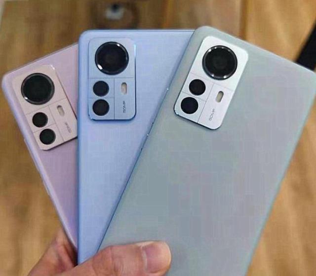 小米科技|雷軍的擔憂成真了，小米12還是沒鎖住，真機提前曝光顏值大幅飆升