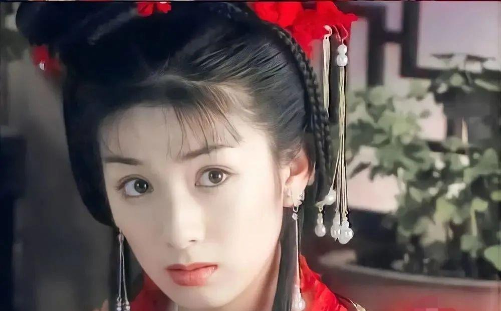 黄奕|6位内地女星现状：马苏吃路边摊，李菁菁患癌，黄奕只能演配角