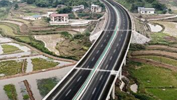 小天天搞笑君 重庆新增“快速通道”，斥资100亿，全长23公里，规划工期5年