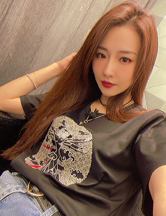 火箭少女|吴卓羲疑恋情曝光，细数其前任：张馨予逼宫未遂，约会人妻梁靖琪