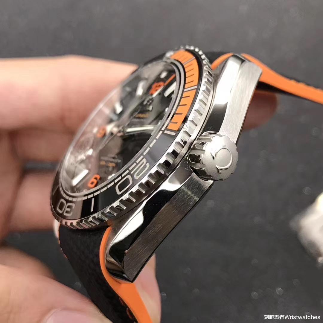 刻腕表者Wristwatches|VS厂欧米茄海马海洋宇宙600「四分之一橙」终极版评测！