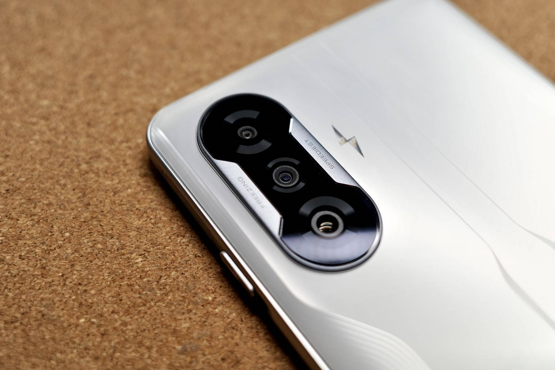 红米手机|Redmi K50 电竞版即将亮相？主打高性能的同时还拥有直屏！