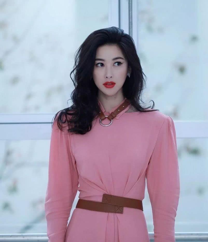 演艺圈|在这个“排骨精”的时代，那些“珠圆玉润”的女星，显得尤为珍贵！