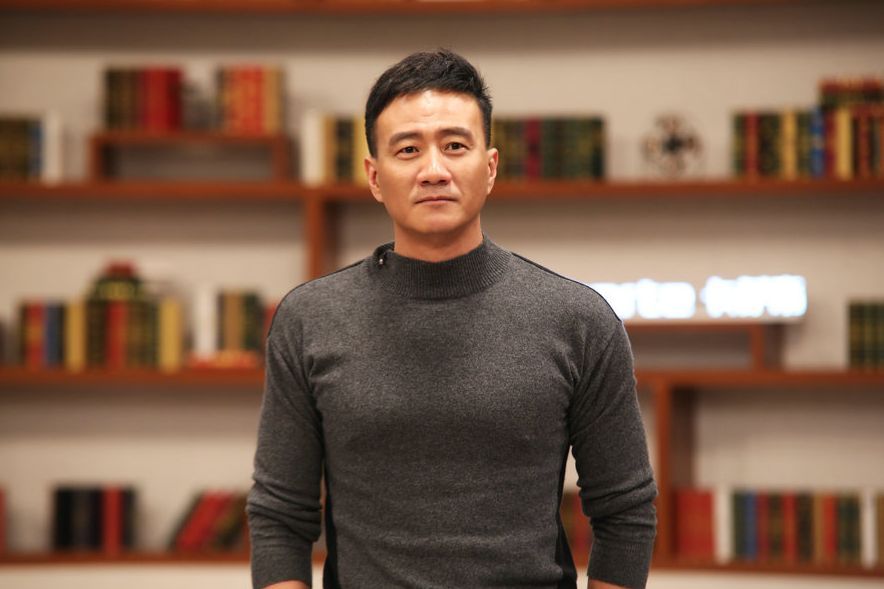 胡军|胡军眼里的张国荣：支持《蓝宇》不只是为了同性，更是为了所有人