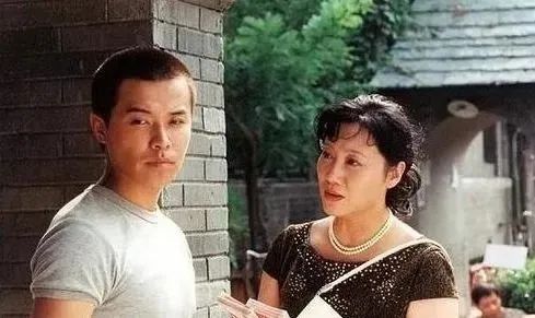 陈思诚|陈思诚上位史，和他背后的5个女人，佟丽娅不是最后一个