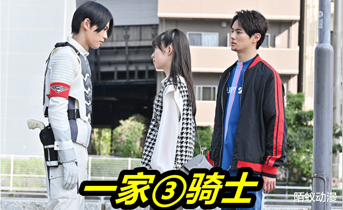 |假面骑士Revice第12话，高跟鞋女骑登场，小樱成功变身，蓝色妖姬好酷