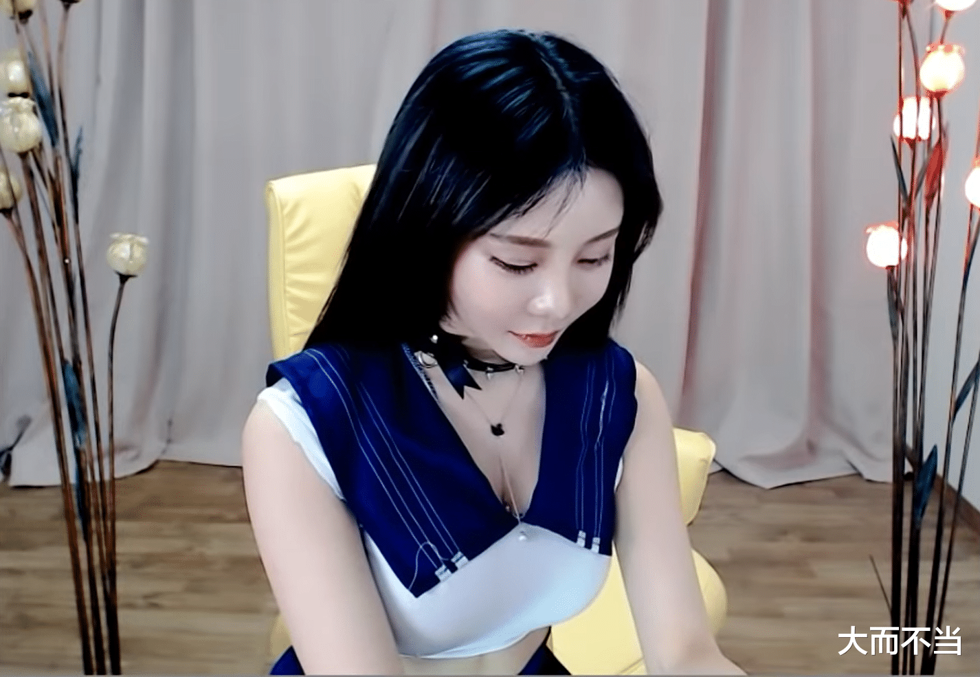 李秉宪|昔勒索李秉宪入狱1年，今转行性感女主播，12小时捞金380万