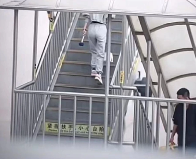 赵丽颖|赵丽颖冯绍峰离婚后，女方家人首表态：点赞多个婚恋视频信息量大