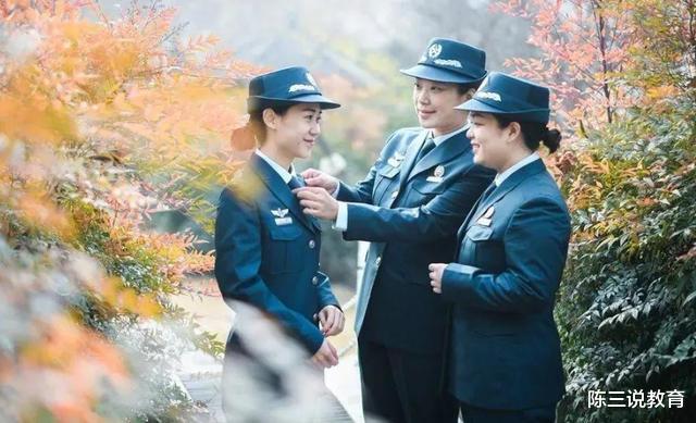 文职|2021年军队文职面向社会招聘，月薪将达到万元，福利待遇都不错