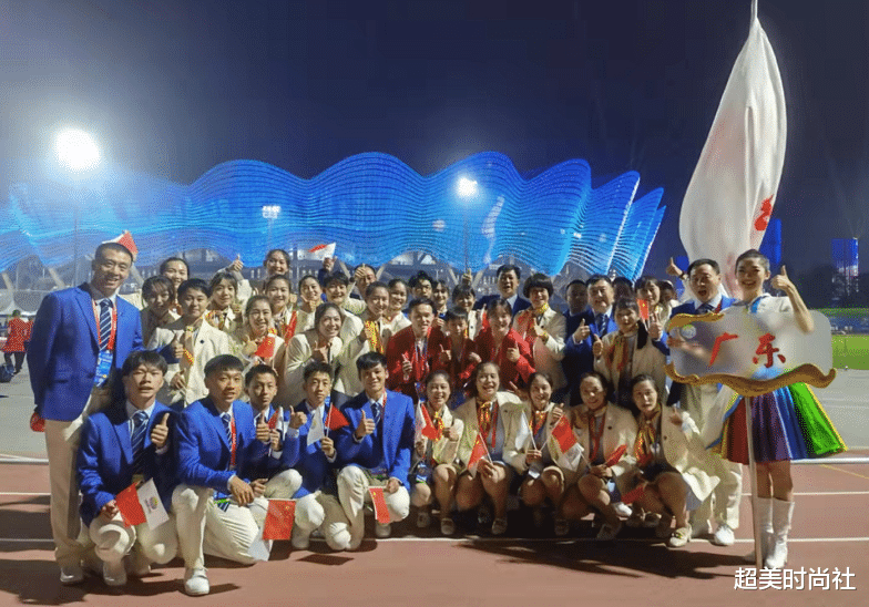 超美时尚社|全运会开幕服饰获好评,表演服古韵十足,广东入场服装被赞最时尚
