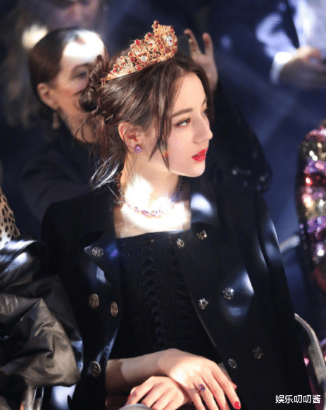 迪丽热巴|CP粉哭晕！热巴回怼与杨洋绯闻，飒爽自夸：迪丽热巴怎么会没人要