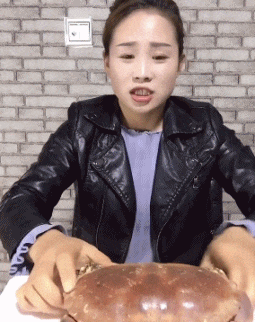  “北大石狮子被人偷袭砍成重伤！到底是何人所为？”