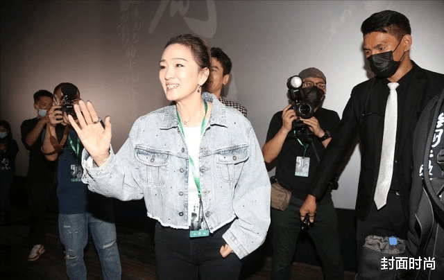 南瓜 20多年前的巩俐也挺摩登,短发样子挺罕见,牛仔夹克穿得潇洒帅气