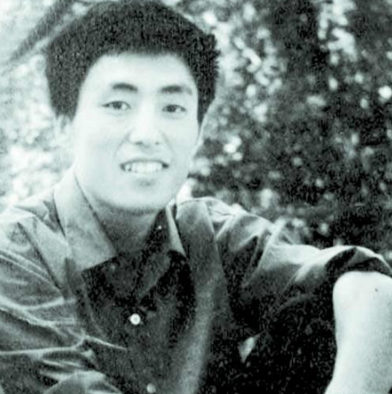 童瑶|张艺谋的女儿张末：父母离婚是她永远的痛，25岁也步了妈妈的老路