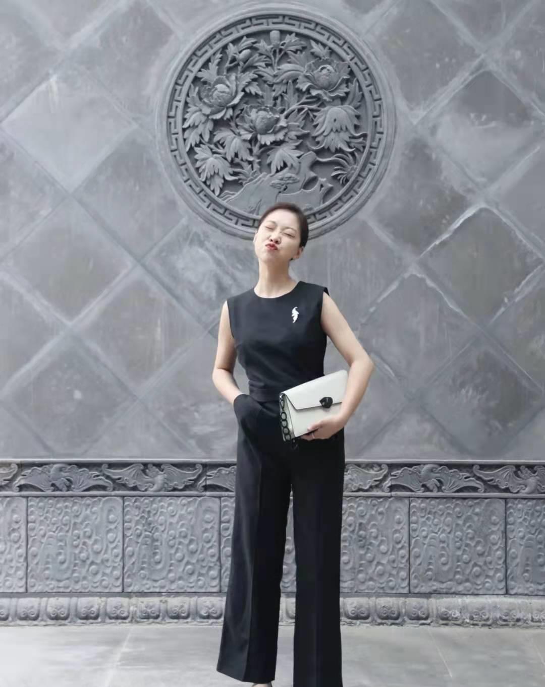 时尚人生|现在入手这4款“衬衫”，大气优雅又百搭，整个夏季搭配不用愁了