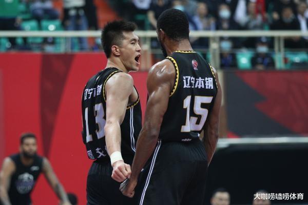 廣東男籃|廣東贏球更衣室曝光！杜鋒眼眶紅潤一度哽咽，震撼演講如奪冠慶典