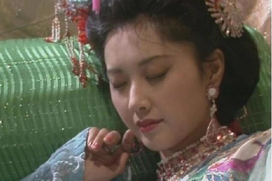 迪丽热巴|唯一演完四大名著的人，因太美受六小龄童邀请，今年过半百仍很美