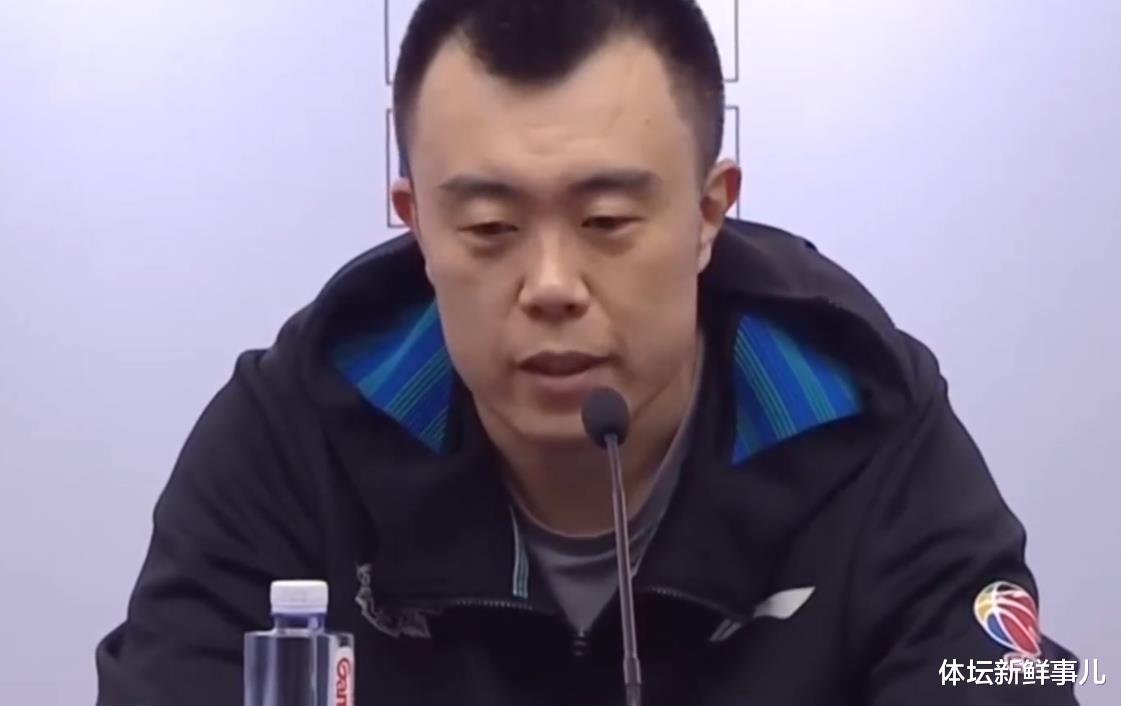辽宁男篮|耻辱输球后，辽篮主帅送了郭艾伦3个字，韩德君赛后感言意味深长