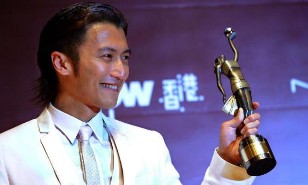 刘德华|谁还记得40年前刘德华亲吻的婴儿？今已是国际巨星，名气比肩华仔