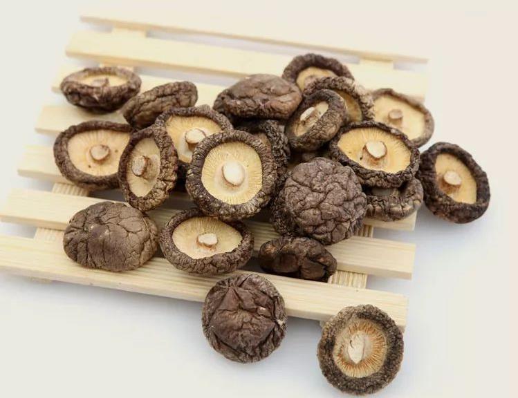 吃香菇有什么好处?要注意什么?