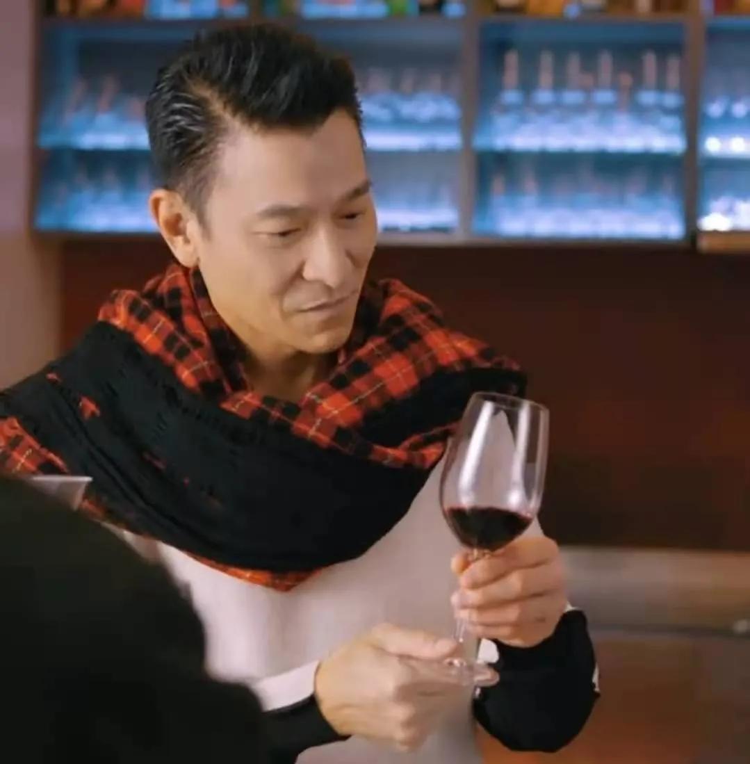 刘德华|4天涨粉4500万，刘德华和抖音为什么在这个时候突然合作？