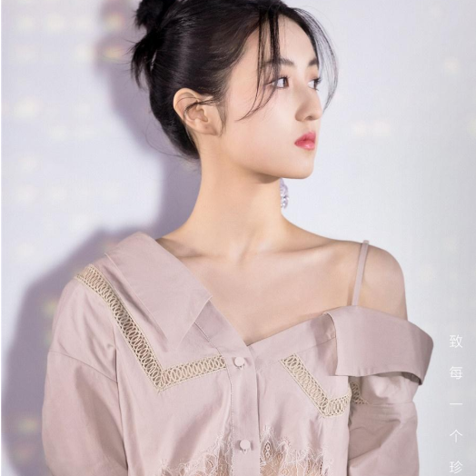 鞠婧祎|中国影史十大新晋美人，鞠婧祎排第八，第一名将一手烂牌打成王炸