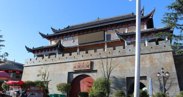 贵州 贵州一古城“草草收场”,由于开发商跑路,现如今却惨淡收场