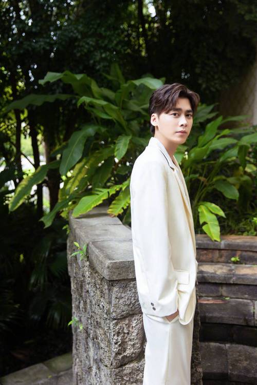 Ala的陪伴|李易峰怎么可以这么帅呢，穿搭也很好看，真是人间宝藏啊