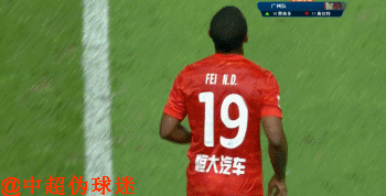 费南多|这状态怎么踢40强赛？归化国脚仅踢36分钟就气喘吁吁，赛后累瘫在地
