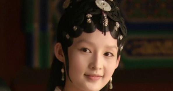 李湘|赵丽颖10年前给李沁做配角，如今李沁给她做配角，网友：完美逆袭