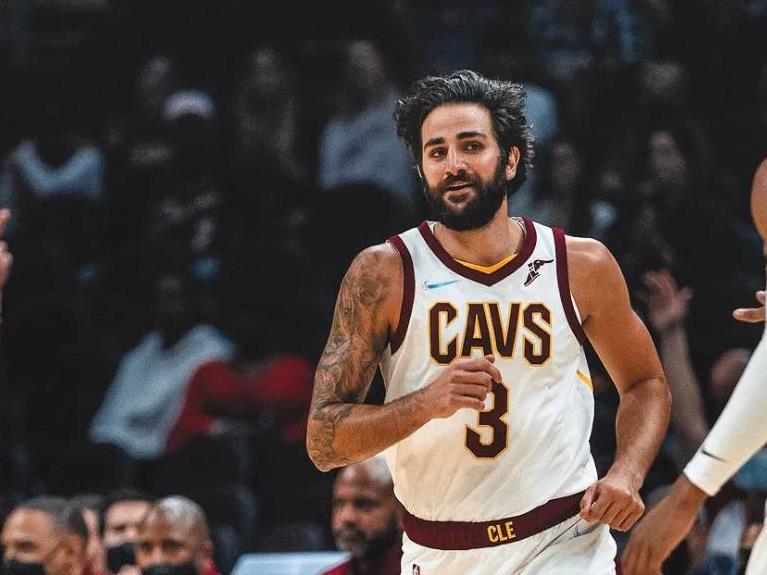 詹姆斯·哈登|NBA中哪些球员职业生涯里在相貌上发生了翻天覆地的变化？