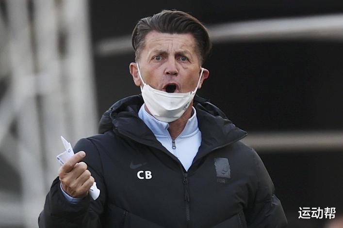 韩国队|半场女足0-2落后!30分钟后为何出现慌乱?后防接连被打爆