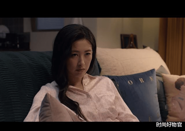 时尚好物官|朱珠出演《精英律师》走红，皮肤白皙状态好，采访透露护肤秘籍！
