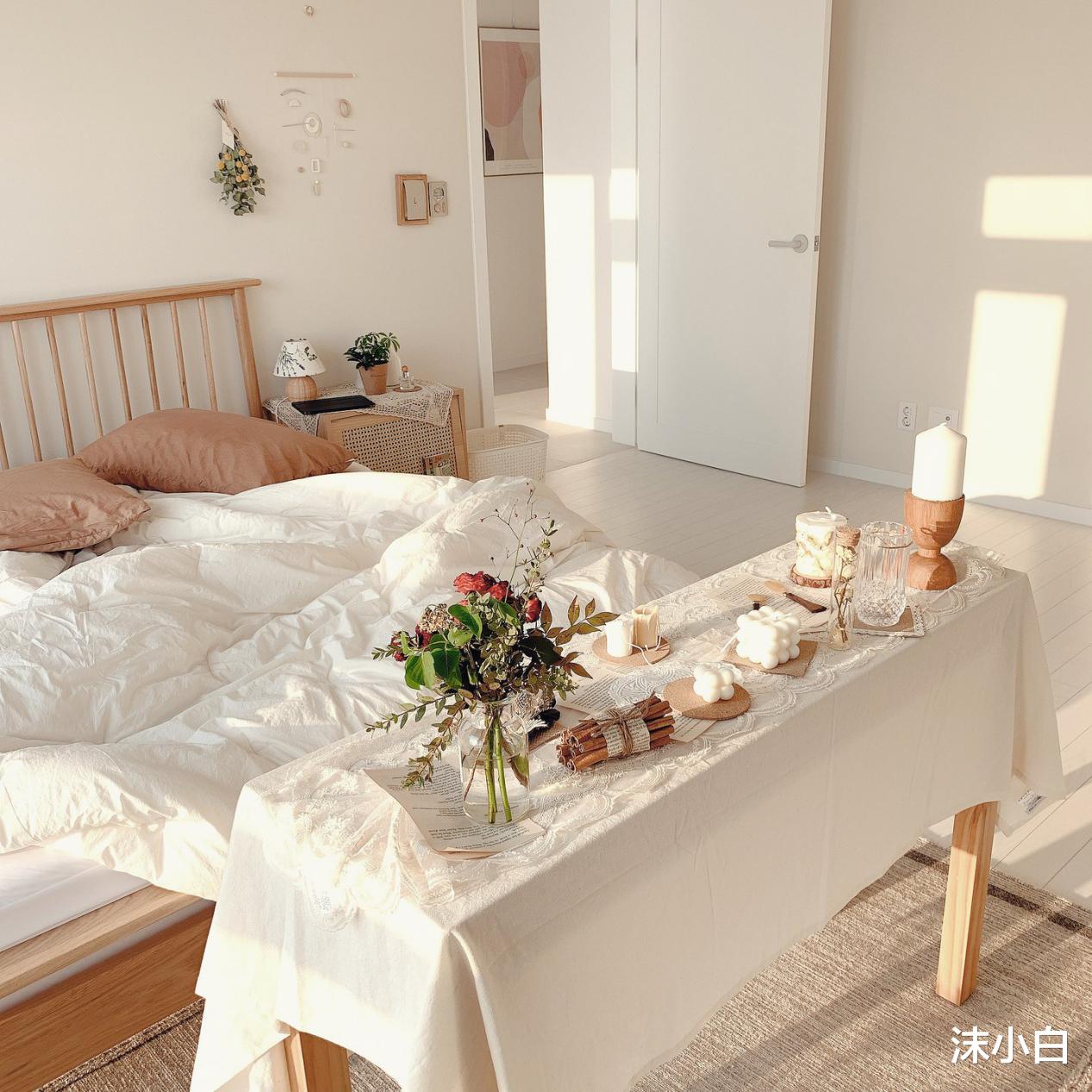 |卧室堪比客厅，却不见一组柜子，也许只有尝试过，才知有多爽！