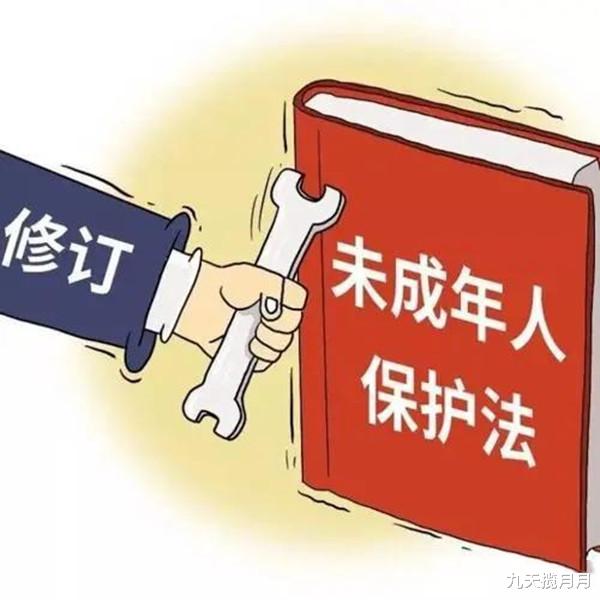 九天揽月月|霸凌视频上热搜，女孩子被人连扇几十个耳光，还让围观者继续！